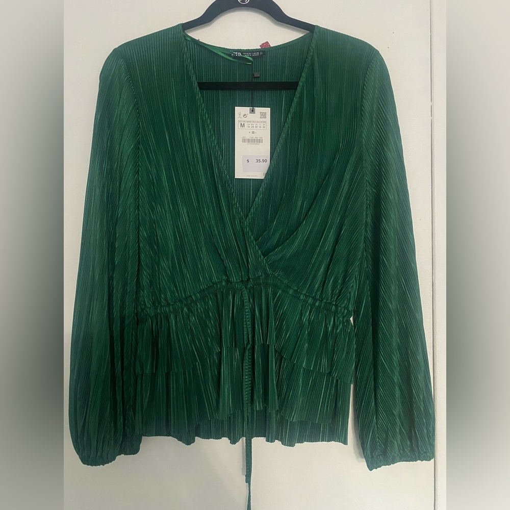 Zara plisse pleated top Emerald green Size M with adjustable drawstring